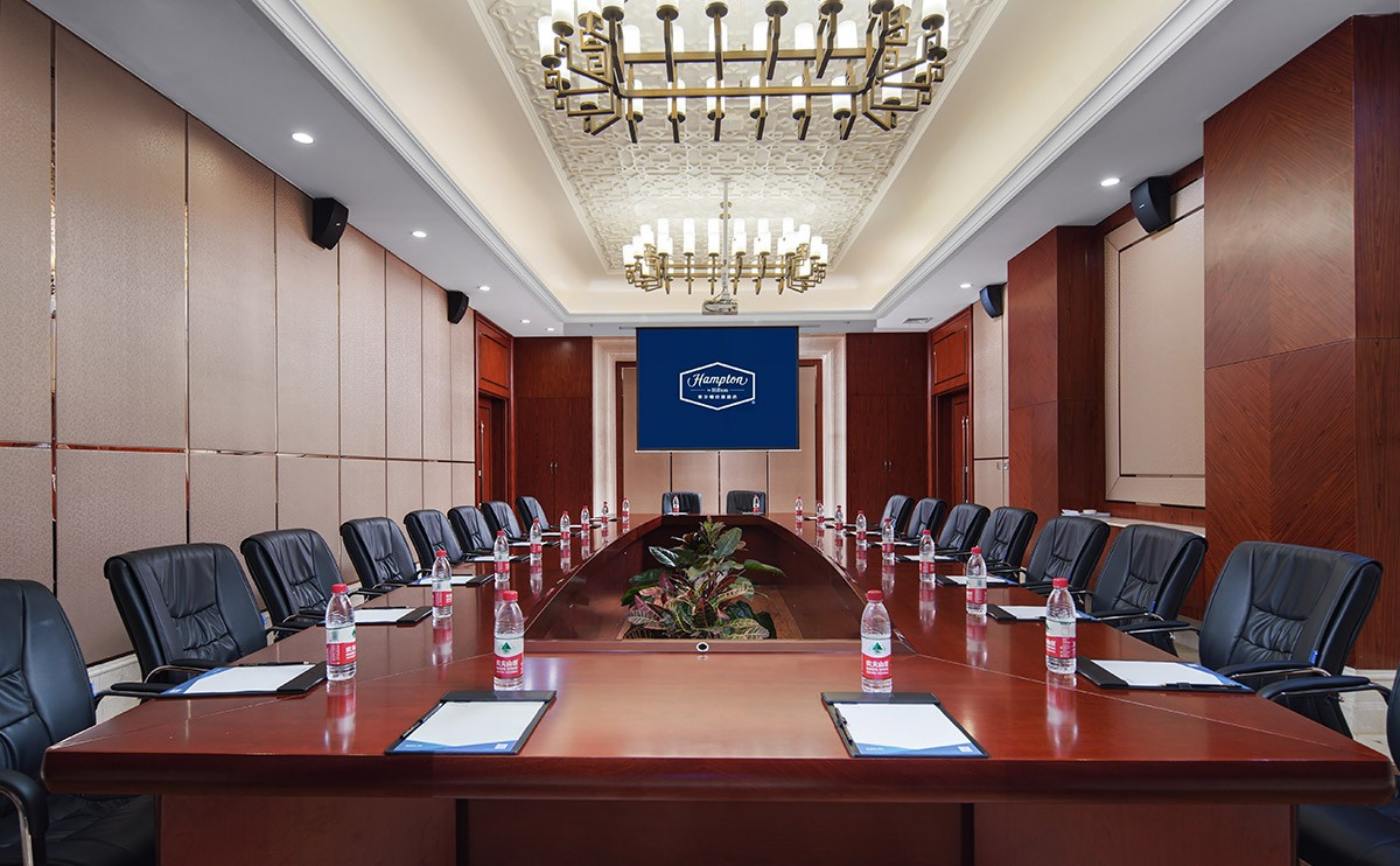 希爾頓歡朋酒店家具